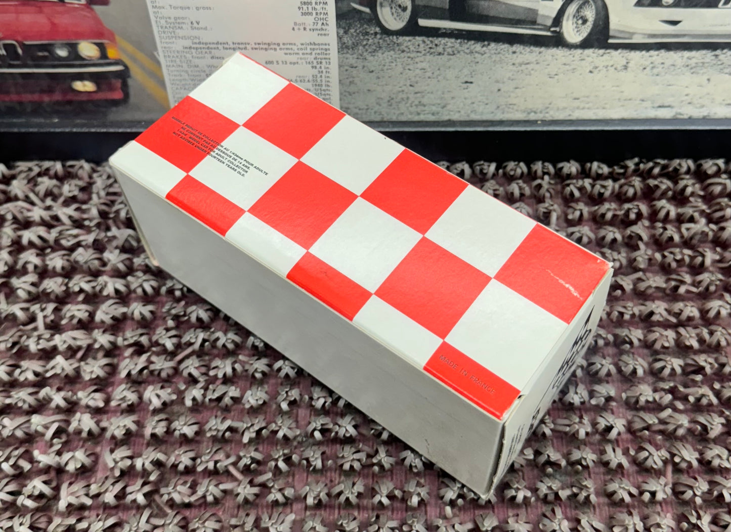 BMW LMP1 Race Car LE MANS 1998 - 1/43 Scale